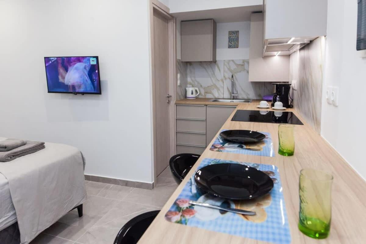 Brand New Urban Getaway Next To Megaro Mousikis Apartment Athens Exterior photo