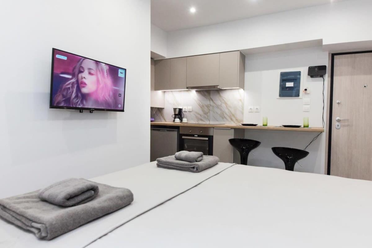 Brand New Urban Getaway Next To Megaro Mousikis Apartment Athens Exterior photo