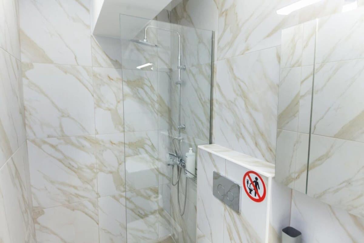 Brand New Urban Getaway Next To Megaro Mousikis Apartment Athens Exterior photo
