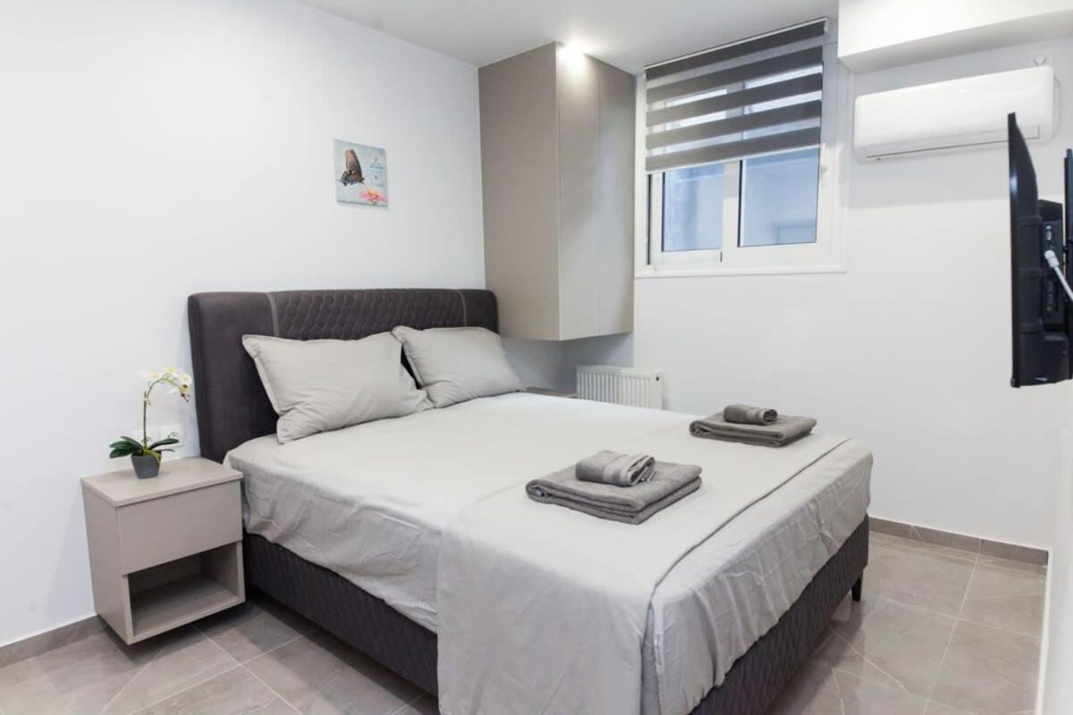 Brand New Urban Getaway Next To Megaro Mousikis Apartment Athens Exterior photo