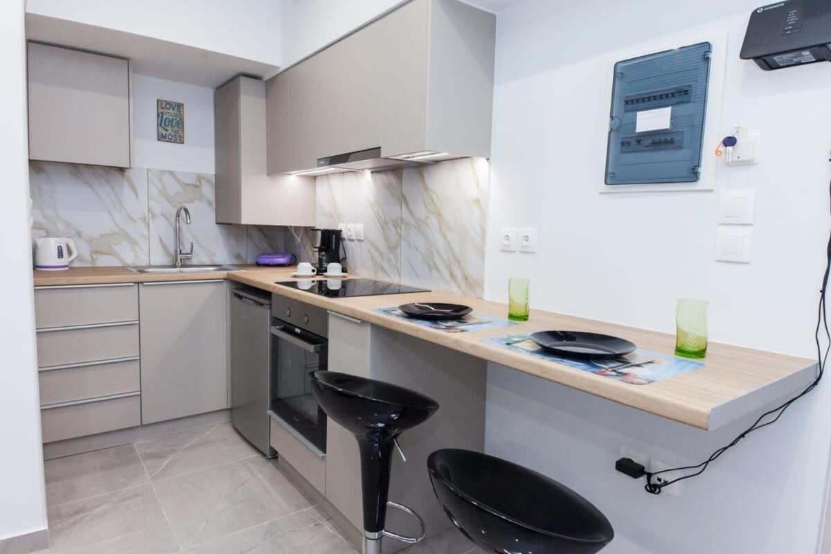 Brand New Urban Getaway Next To Megaro Mousikis Apartment Athens Exterior photo