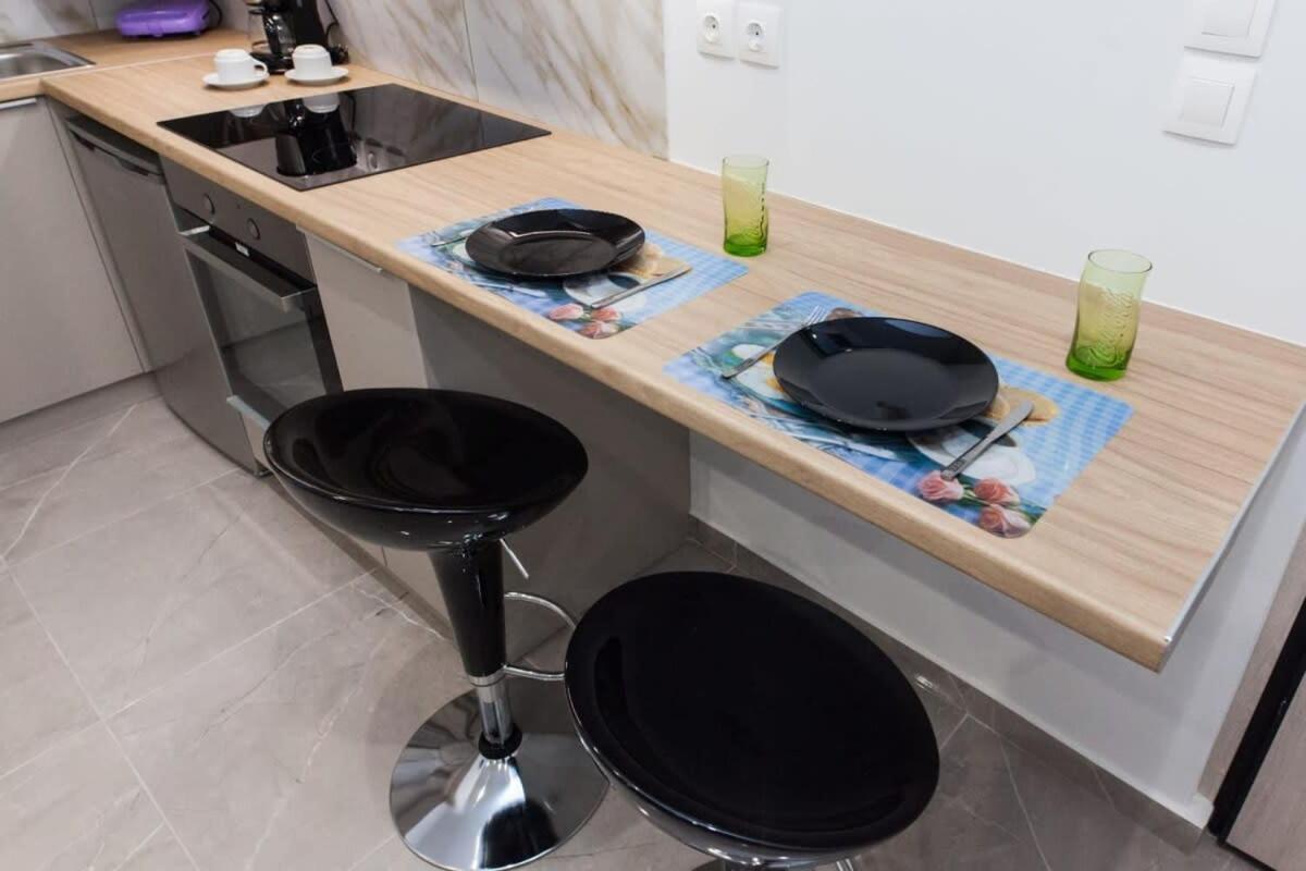 Brand New Urban Getaway Next To Megaro Mousikis Apartment Athens Exterior photo
